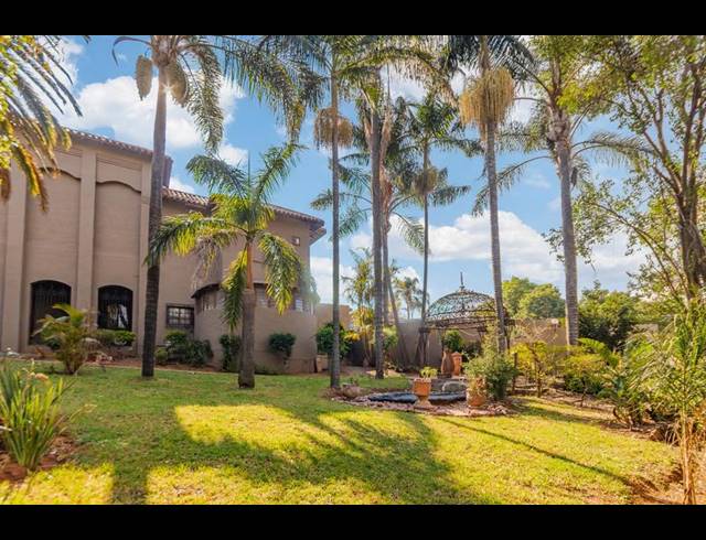 5 BEDROOM HOUSE FOR SALE IN WATERKLOOF